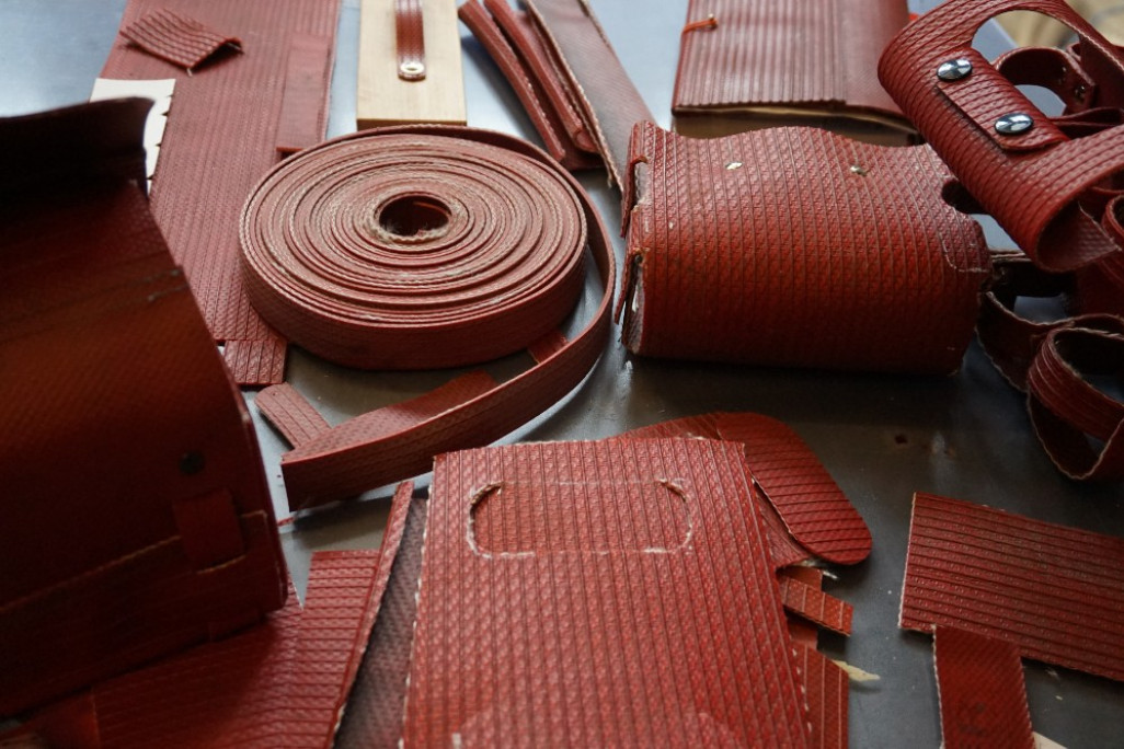 08. Workshop riemen maken van brandslangen voor 4 personen